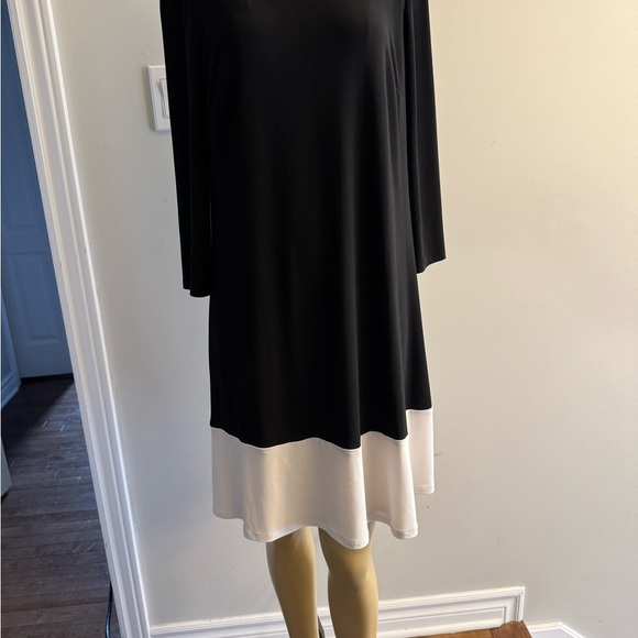 Ralph Lauren Black and White Dress 3/4 Sleeve Mock Neck. Ptp 17” lenght 36” - Picture 3 of 7